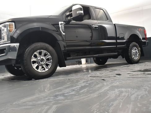 Used 2019 Ford F350 XLT w/ XLT Premium Package image 24