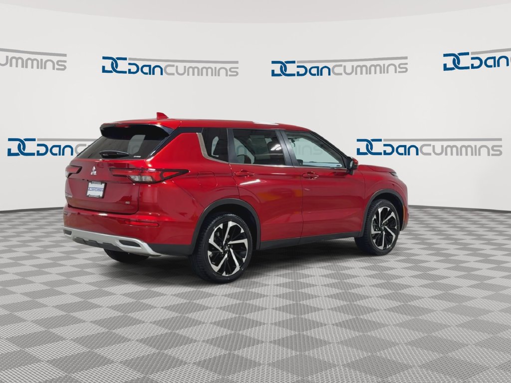Used 2024 Mitsubishi Outlander SE Black Edition AWD/4WD image 8