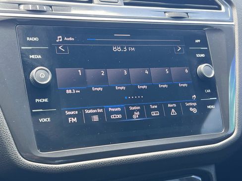 Certified 2023 Volkswagen Tiguan SE w/ Panoramic Sunroof Package FWD image 12
