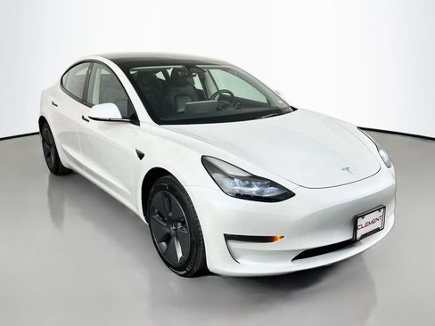 Used 2023 Tesla Model 3 Standard Range RWD image 4