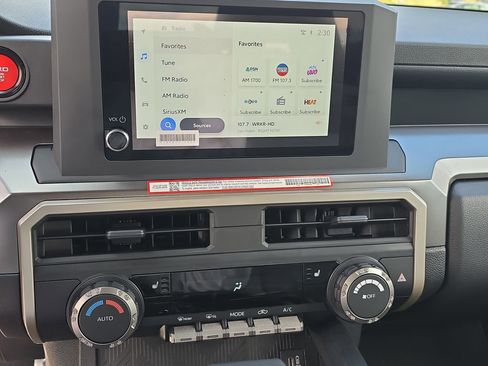 Used 2025 Toyota Tacoma TRD Sport image 20