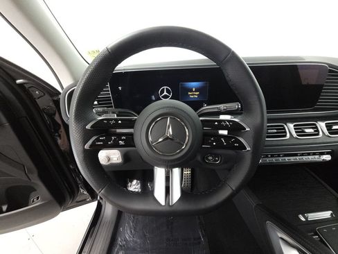 Used 2026 Mercedes-Benz GLS 450 4MATIC image 12