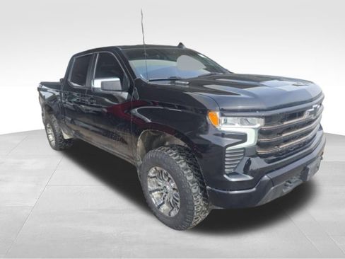 Used 2022 Chevrolet Silverado 1500 LT w/ Protection Package image 4