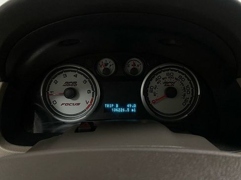 Used 2010 Ford Focus SE image 18