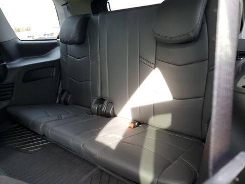 Used 2019 Cadillac Escalade Premium Luxury image 9