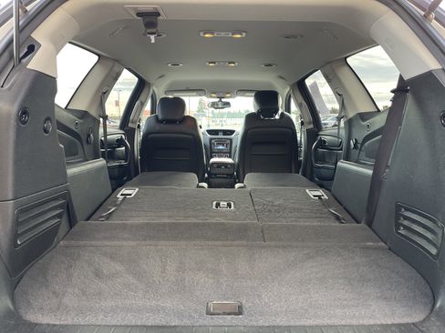 Used 2017 Chevrolet Traverse LT image 10