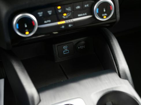 Used 2022 Ford Escape SE image 16