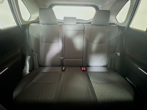 Used 2020 Toyota RAV4 XLE FWD image 30