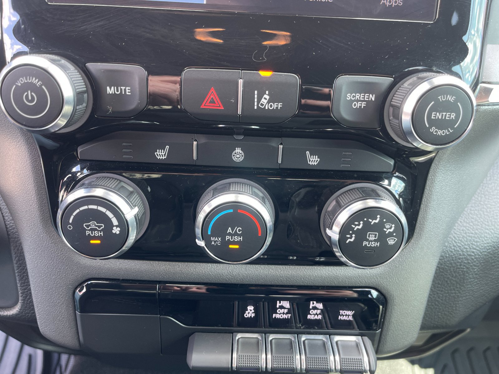 Used 2025 RAM 1500 Big Horn AWD/4WD image 22