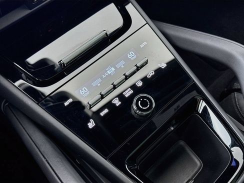 Certified 2025 Porsche Cayenne GTS AWD/4WD image 22
