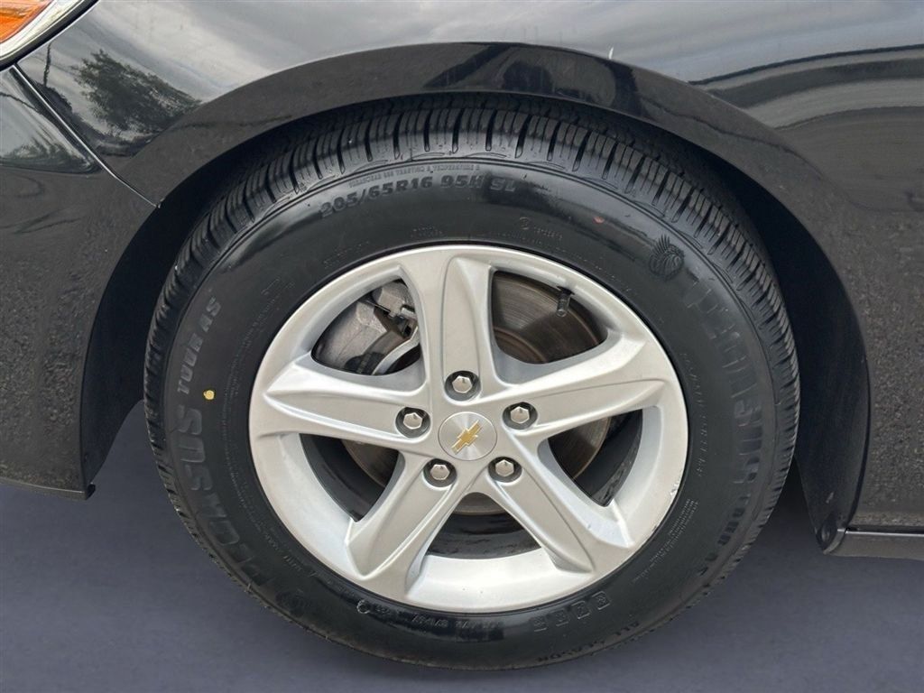 Used 2024 Chevrolet Malibu LT FWD image 9