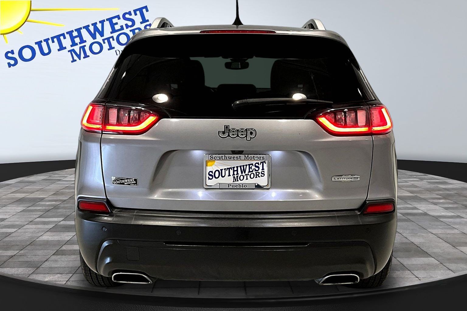 Used 2021 Jeep Cherokee Latitude Lux w/ Sun & Sound Group FWD image 6