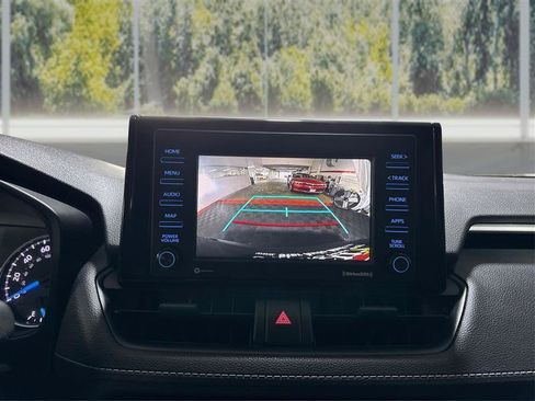 Used 2020 Toyota RAV4 LE AWD/4WD image 25