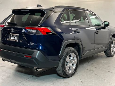 Used 2025 Toyota RAV4 XLE AWD/4WD image 5