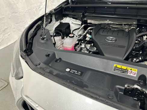 Used 2025 Toyota Highlander XLE image 68