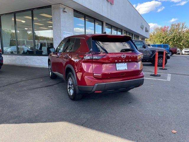 Used 2024 Nissan Rogue S AWD/4WD image 7