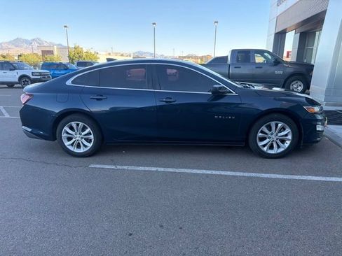 Used 2021 Chevrolet Malibu LT FWD image 2
