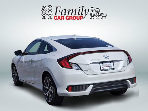 Used 2019 Honda Civic Touring image 3
