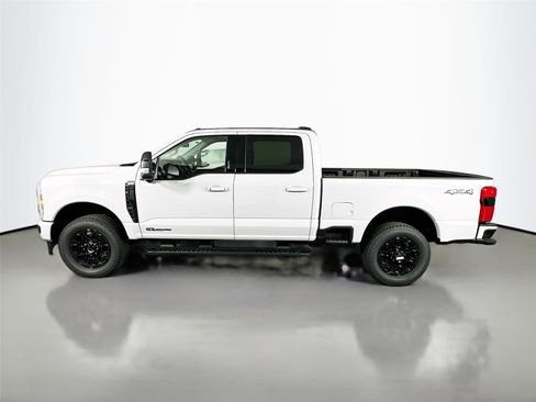 New 2026 Ford F250 Lariat w/ Black Appearance Package image 4