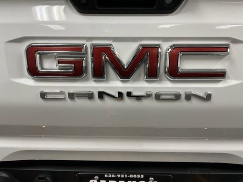 Certified 2025 GMC Canyon AT4 w/ AT4 Premium Package AWD/4WD image 32
