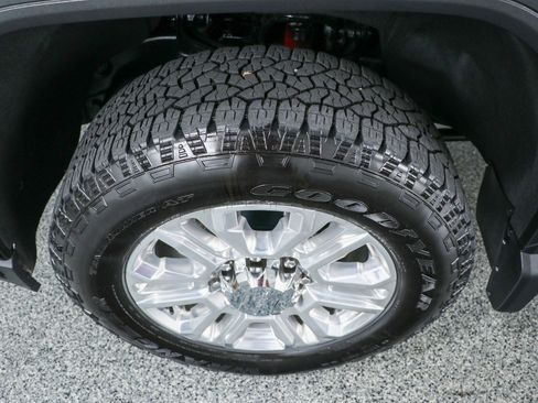 Used 2023 GMC Sierra 2500 Denali w/ Denali Ultimate Package image 11