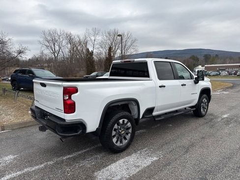 Used 2025 Chevrolet Silverado 2500 Custom w/ Custom Value Package image 12