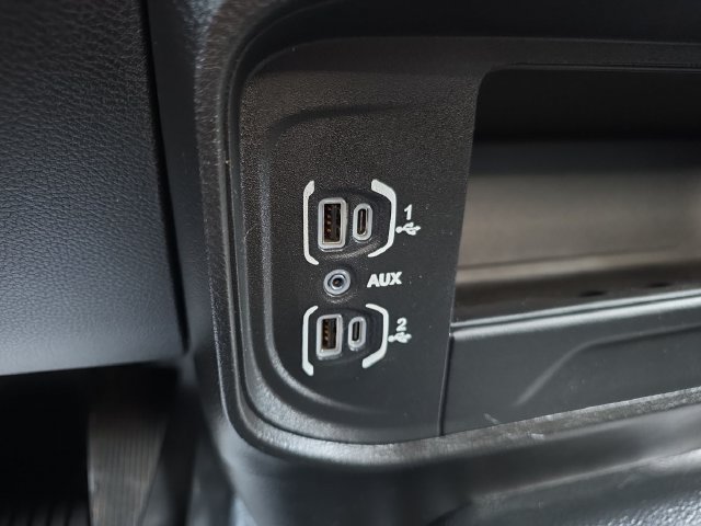 Used 2022 RAM 2500 Tradesman w/ Chrome Appearance Group AWD/4WD image 6