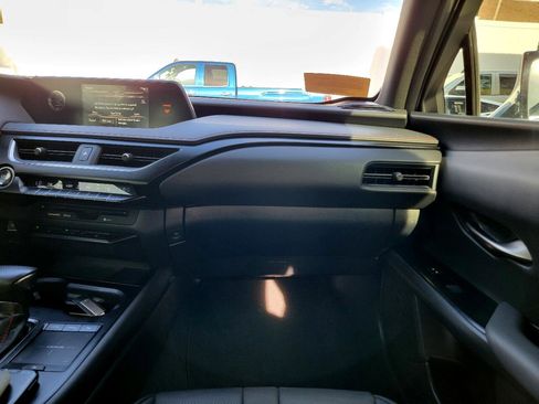 Used 2019 Lexus UX 200 F Sport image 30