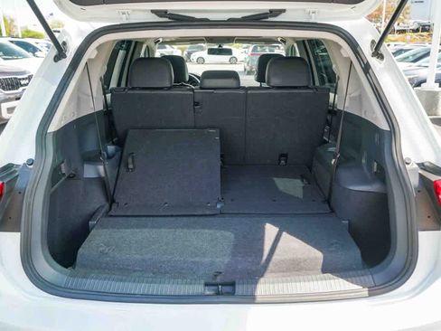 Used 2019 Volkswagen Tiguan SE w/ Panoramic Sunroof Package FWD image 25