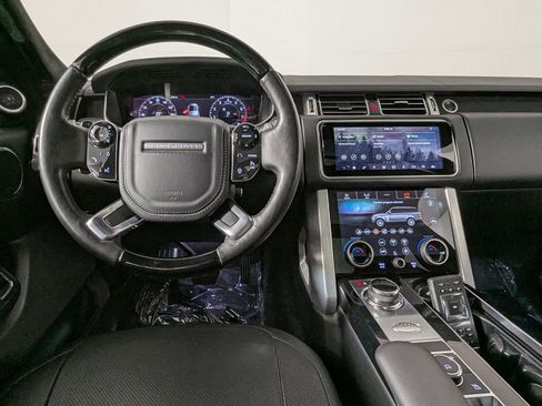 Used 2020 Land Rover Range Rover HSE image 19
