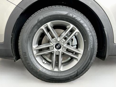 Used 2018 Hyundai Santa Fe Sport w/ 2.4L Tech Package 04 FWD image 11