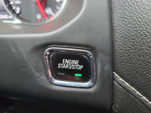 Used 2018 GMC Acadia Denali image 19