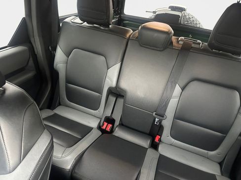 Used 2023 Ford Bronco Black Diamond w/ Sasquatch Package image 9