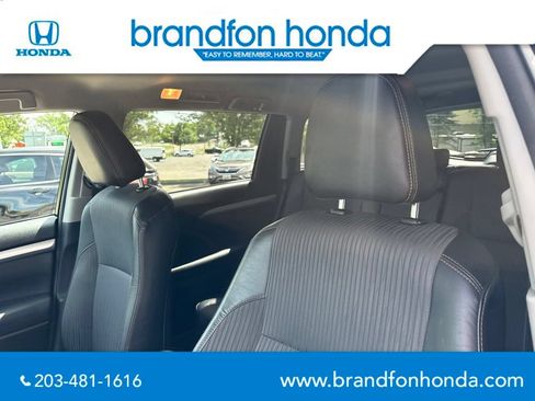 Used 2017 Toyota Highlander Plus AWD/4WD image 22