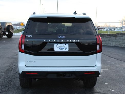 New 2025 Ford Expedition Active image 4