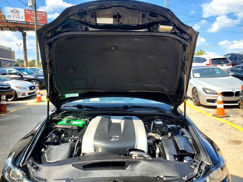 Used 2019 Lexus IS 300 AWD image 40