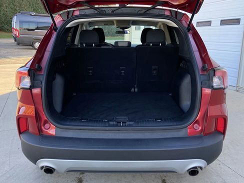 Used 2022 Ford Escape SE image 23
