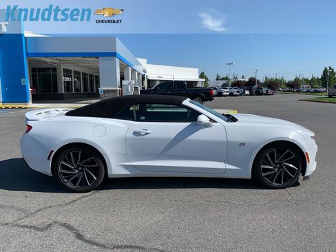 Used 2018 Chevrolet Camaro LT RWD image 8