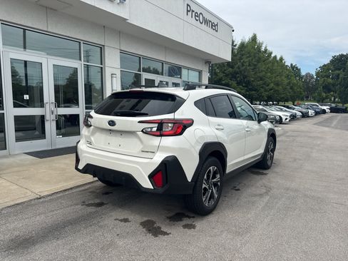 Used 2024 Subaru Crosstrek 2.0i Premium AWD/4WD image 3