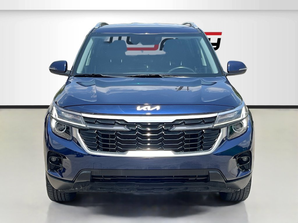Used 2024 Kia Seltos EX FWD image 2