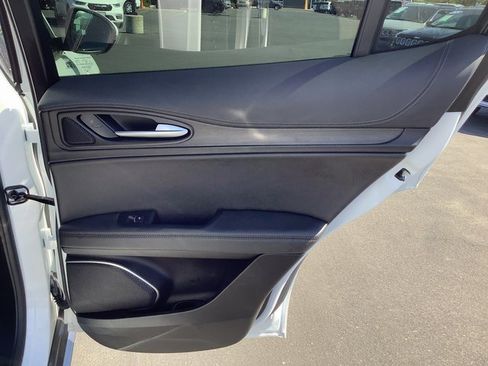 Used 2022 Alfa Romeo Stelvio Ti image 35