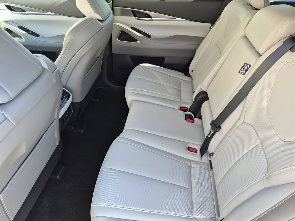 Certified 2026 INFINITI QX60 Luxe w/ Cargo Package AWD/4WD image 22