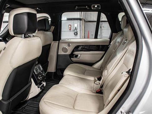 Used 2018 Land Rover Range Rover HSE image 13