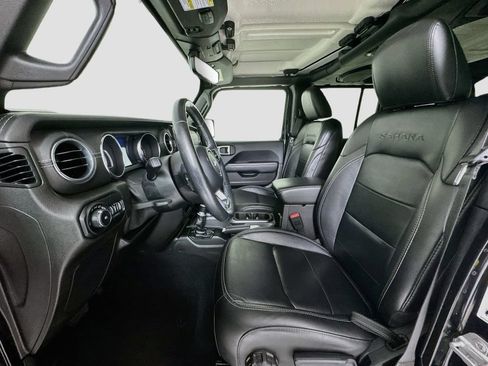 Used 2018 Jeep Wrangler Unlimited Sahara AWD/4WD image 12