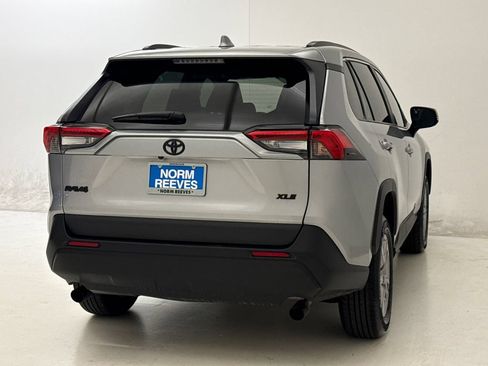 Used 2025 Toyota RAV4 XLE w/ Convenience Package FWD image 9