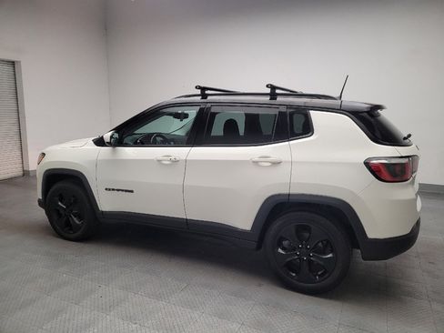 Used 2018 Jeep Compass Latitude w/ Popular Equipment Group FWD image 3