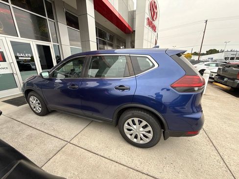 Used 2020 Nissan Rogue S FWD image 8