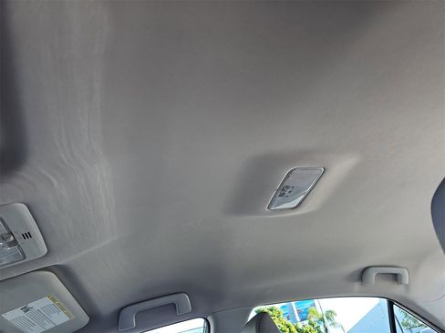 Used 2016 Toyota Corolla L image 29