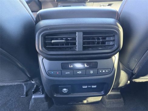 Used 2023 Honda Pilot TrailSport image 15