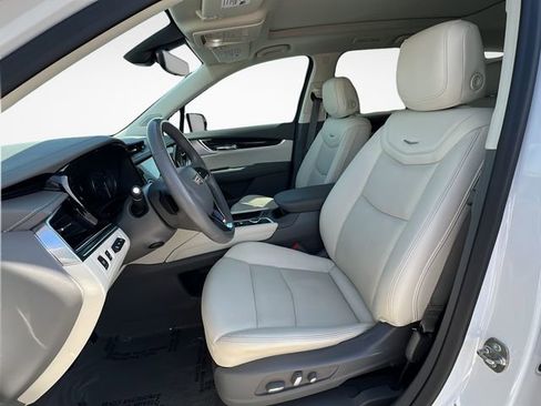 Used 2021 Cadillac XT6 Premium Luxury FWD image 22